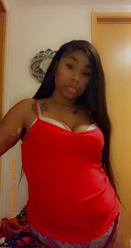 Nia MzCarameldeluxxx8