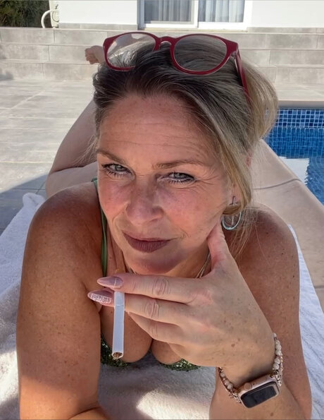 Smoking Mrs. Williams 🚬