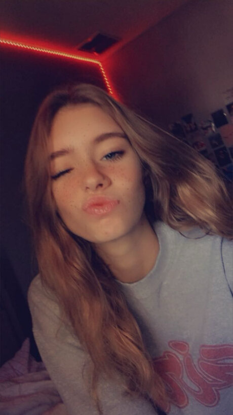 Lora Berry 🥰💗