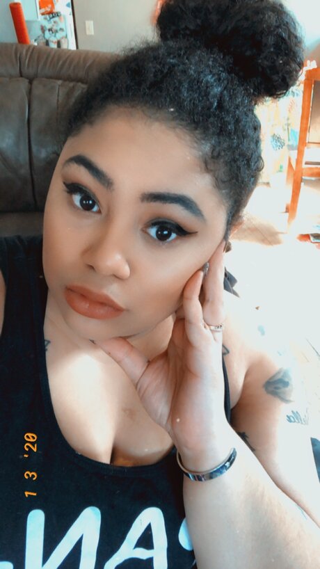 lovelyliv26