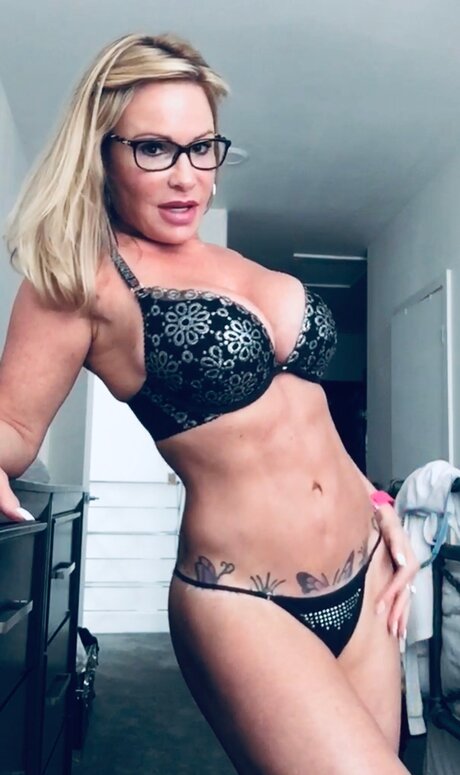 MIlf_GoddessTamara@OF