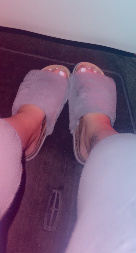 mzlovelyfeet