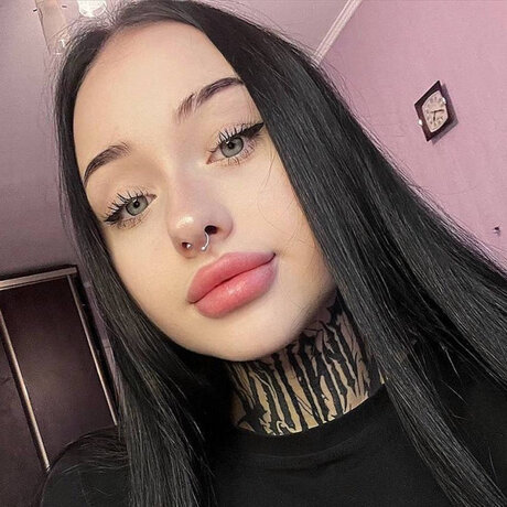 🎀 𝑯𝒐𝒕𝒕𝒊𝒆 𝑵𝒊𝒄𝒂 🎀